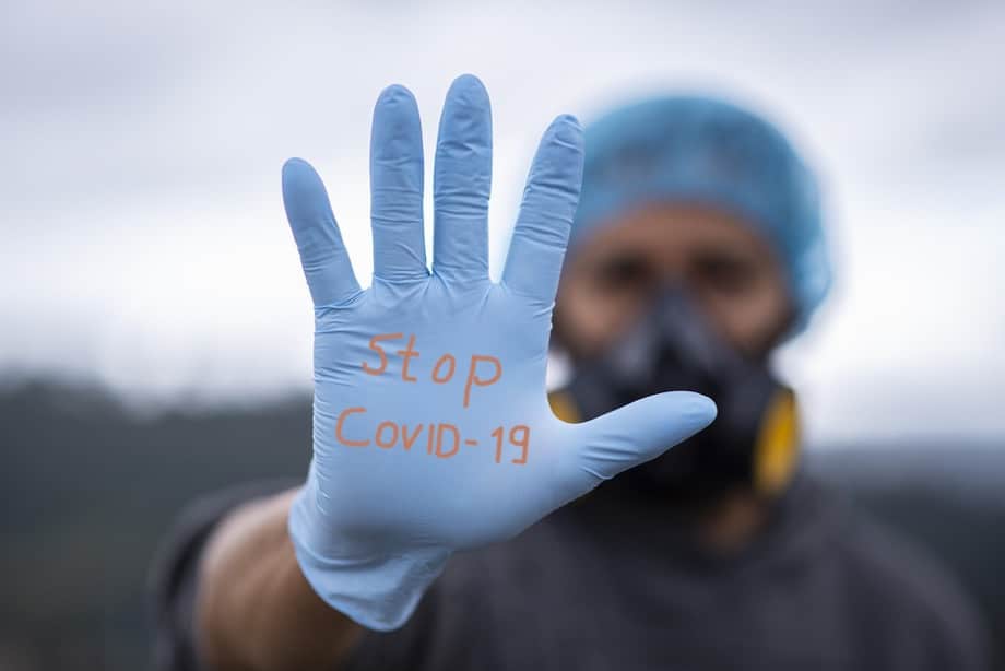 Wear gloves to avoid unnecessary deaths due to the coronavirus