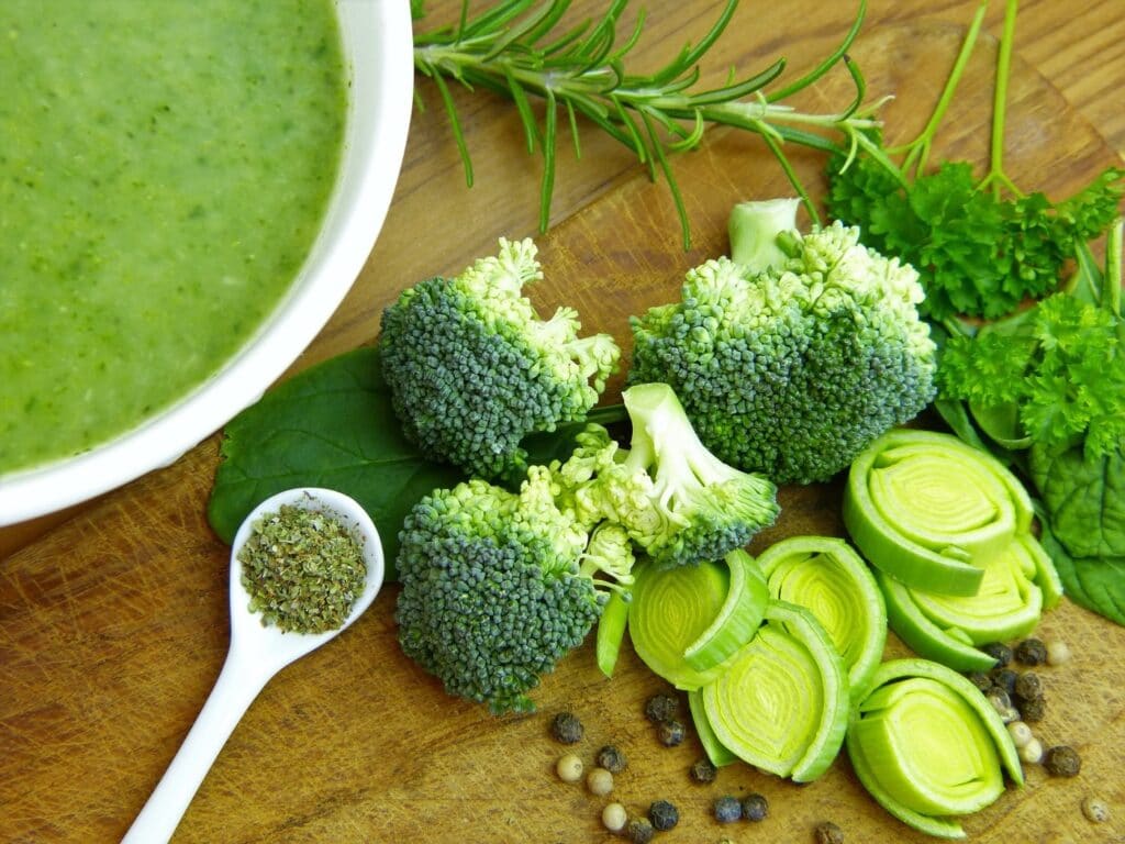 7 Foods To Improve Your Spinal Health, broccoli